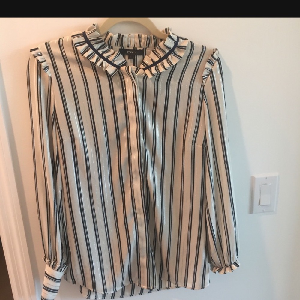 Stripes shirt (female)